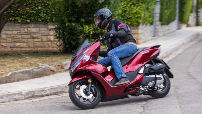 Honda PCX : 3.380 ευρώ